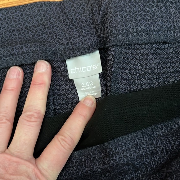 Chico Blue Textured Print Ankle Pants Size 2.5 = Size 14 - Picture 4 of 5